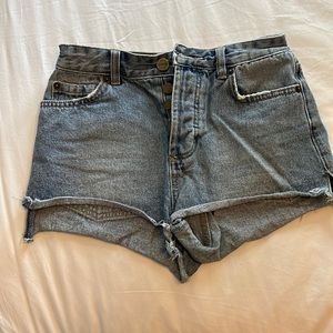Amuse society denim shorts size 24